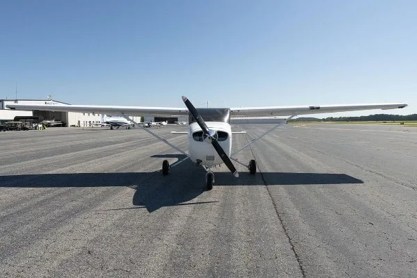 Exterior view of a 2008 Cessna 172S.