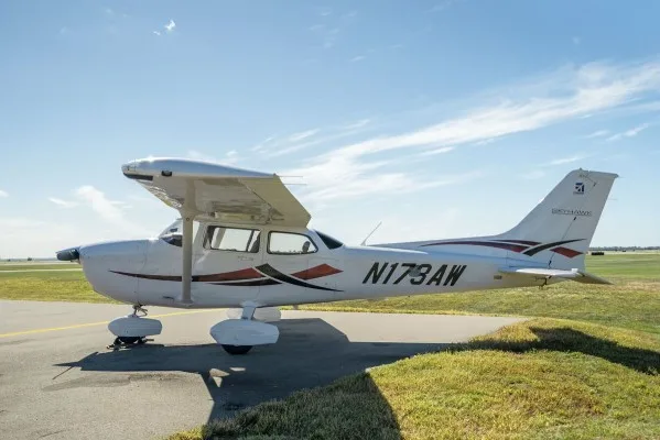 Exterior view of a 2022 Cessna 172S.