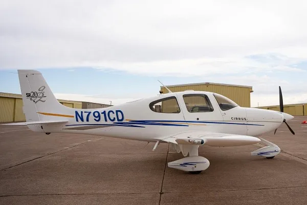 Exterior view of a 2004 Cirrus SR20-G2, N791CD.