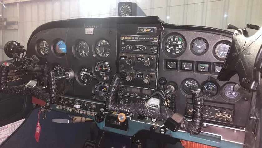 Cockpit and instrument panel of a 1969 Cessna 172K 57861.