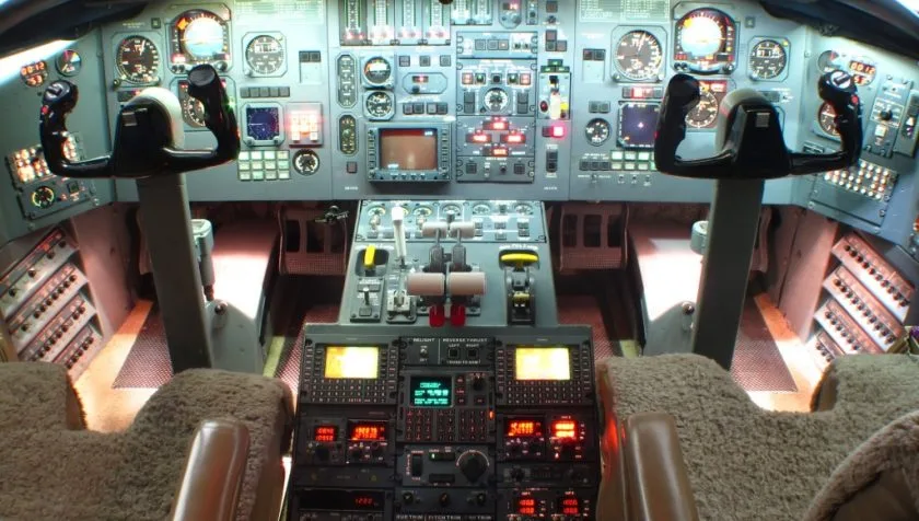Cockpit and instrument panel of a 1983 Bombardier Challenger 601-1A 3013.