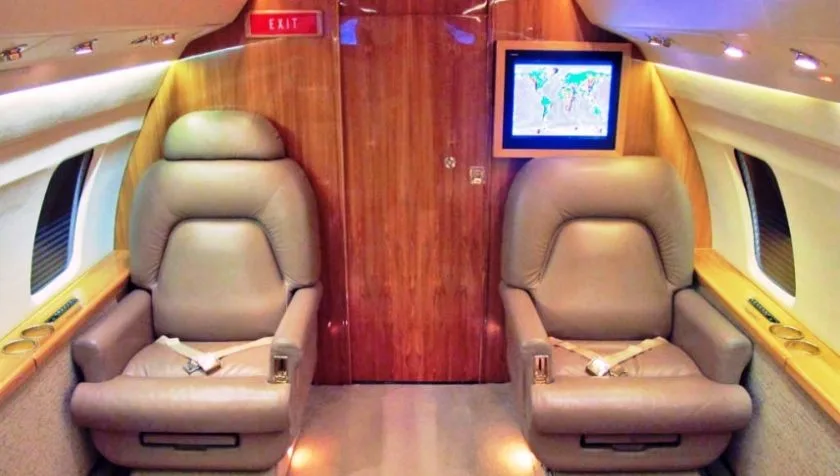 Cabin interior of a 1983 Bombardier Challenger 601-1A 3013.