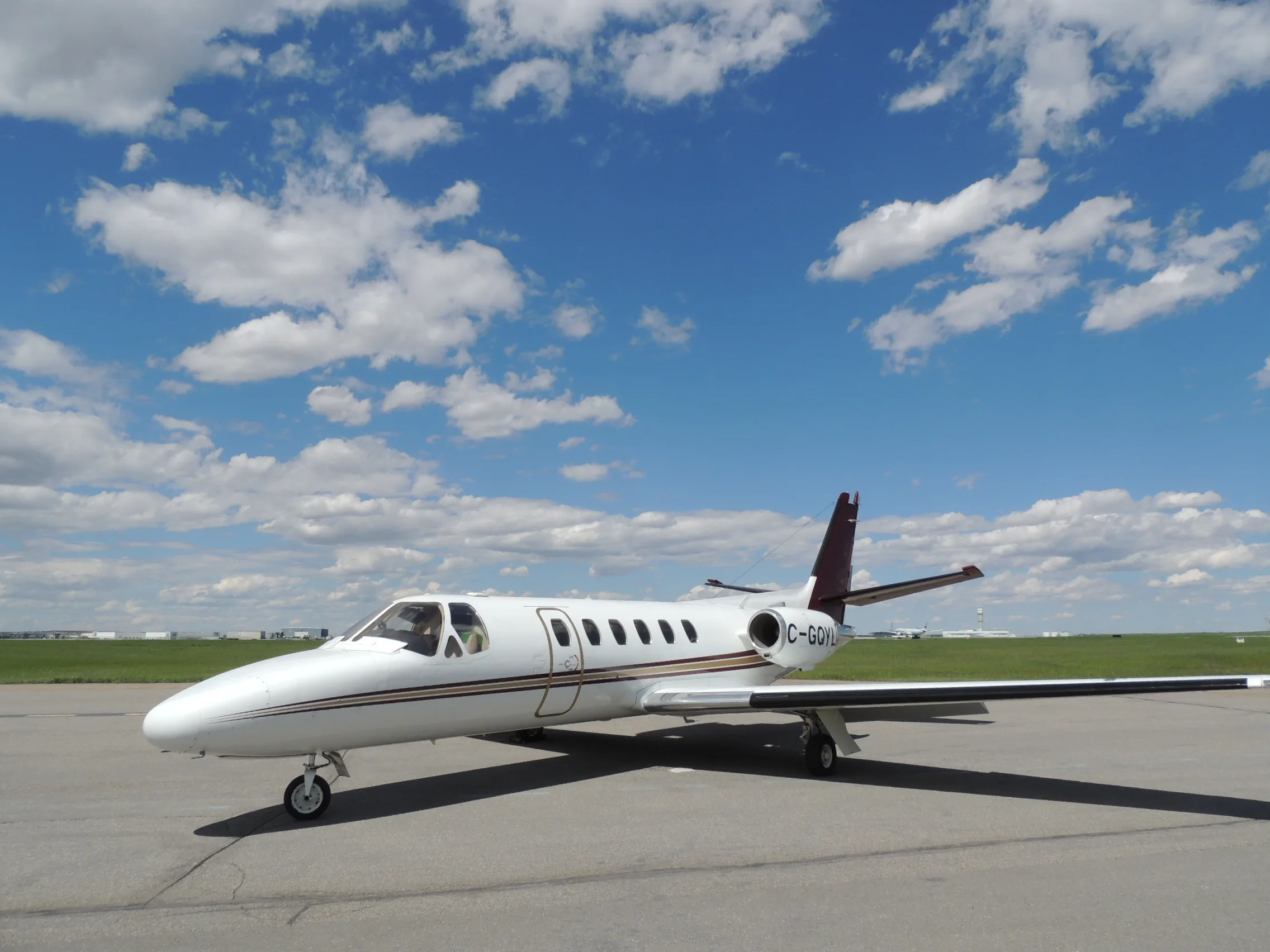 Exterior view of a 1988 Cessna Citation II 550-0569, C-GQYL.