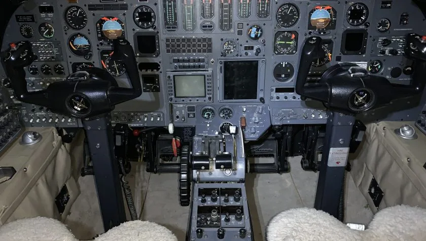 Cockpit and instrument panel of a 1988 Cessna Citation II 550-0569.