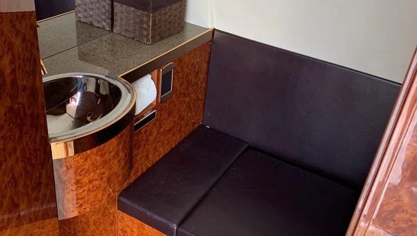 Cabin interior of a 1996 Bombardier Challenger 850 7158.