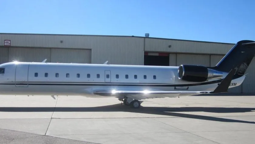 Exterior view of a 1997 Bombardier Challenger 850 7186.