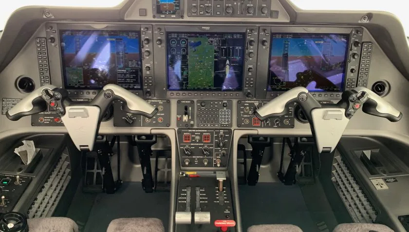 Cockpit and instrument panel of a 2010 Embraer Phenom 100 50000183.