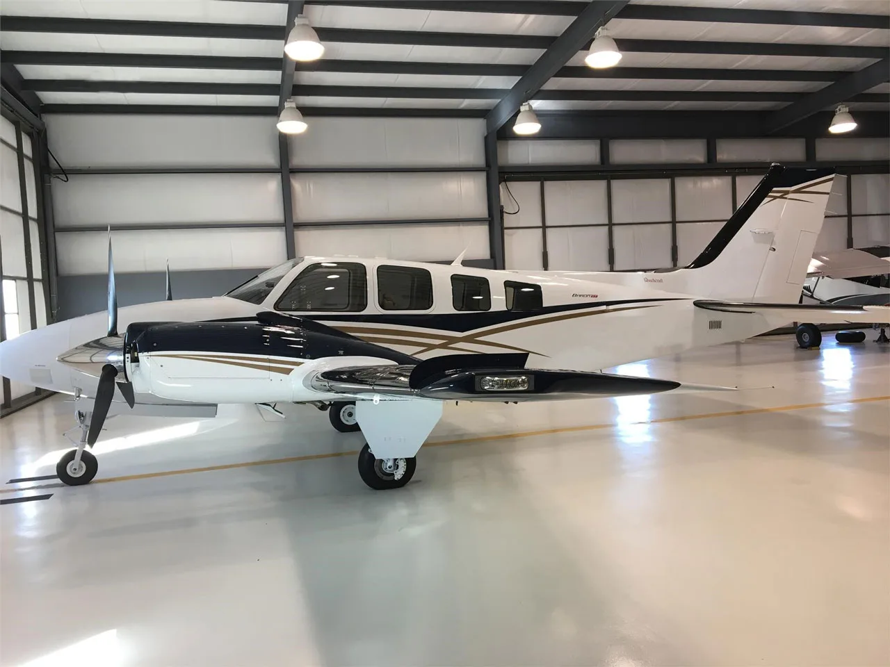 2016 Baron G58 TH-2467 N555MC