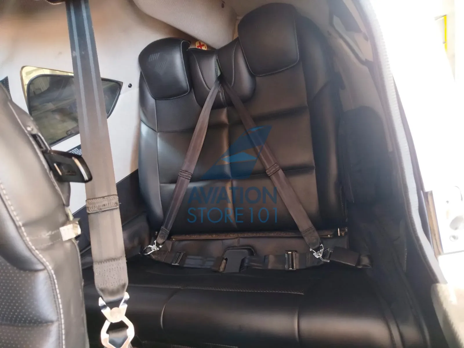 Cabin interior of a 2022 Diamond DA62.