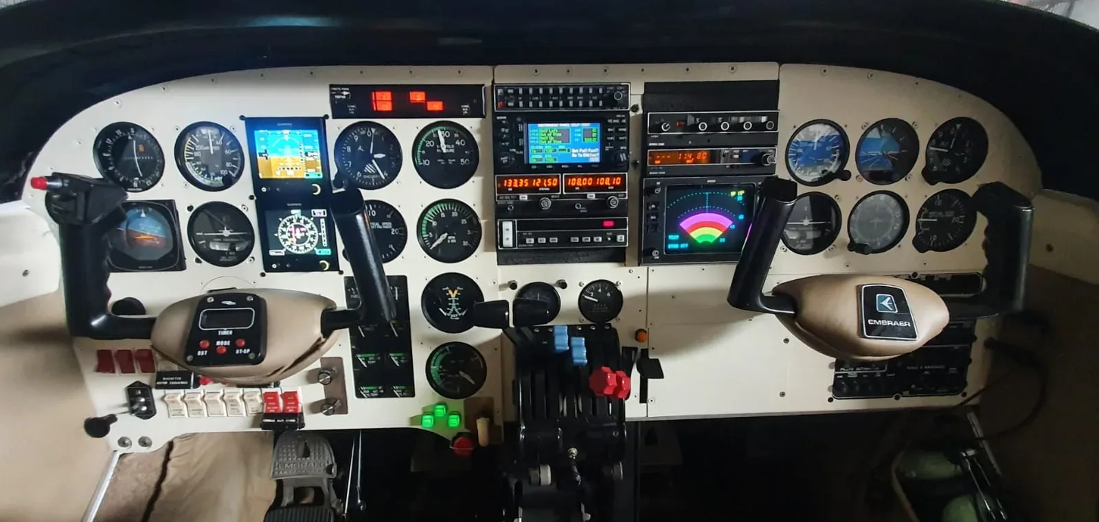 Cockpit and instrument panel of a 1991 Embraer Seneca III EMB-810D.