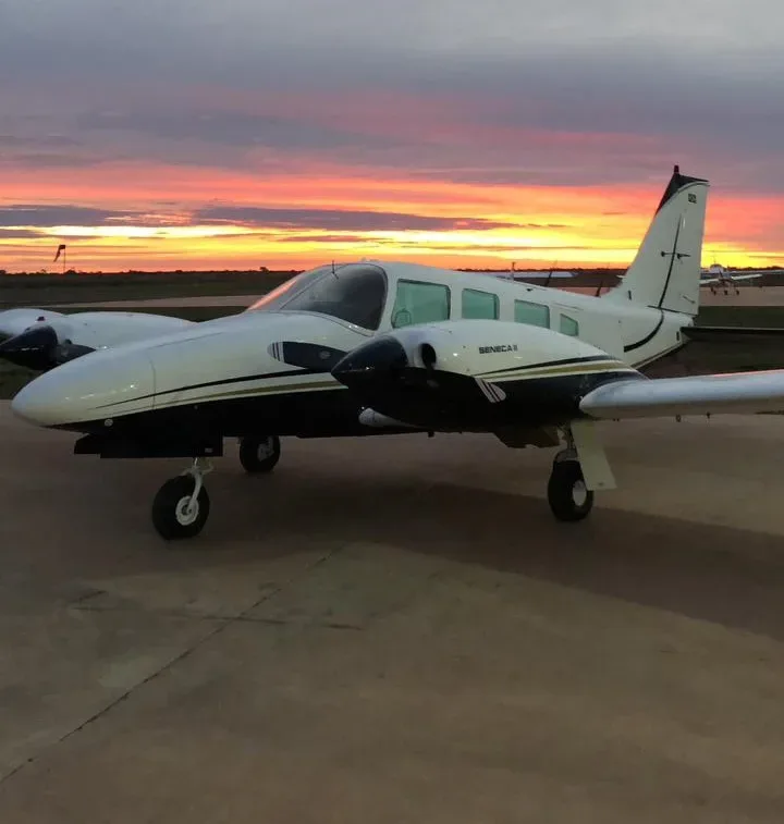Exterior view of a 1978 Piper Seneca II PA-34-200T.
