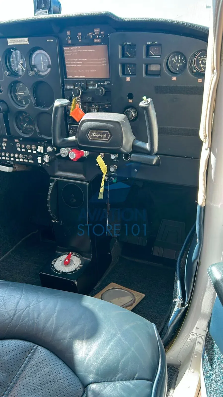 Cockpit and instrument panel of a 1974 Cessna 172.