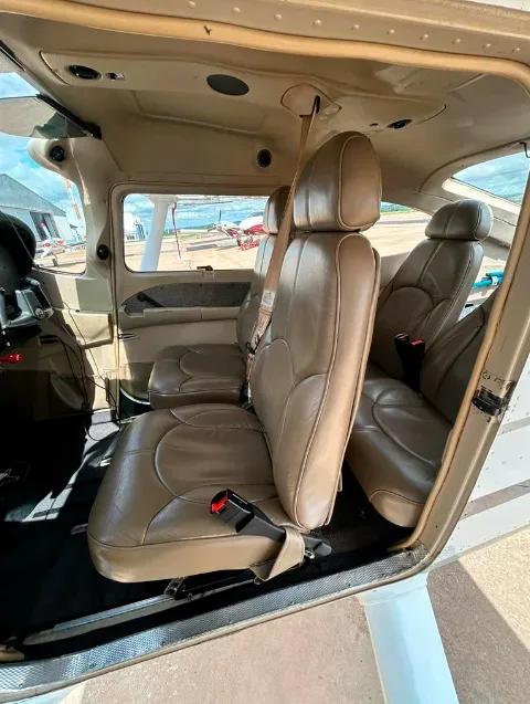 Cabin interior of a 2003 Cessna 182T.