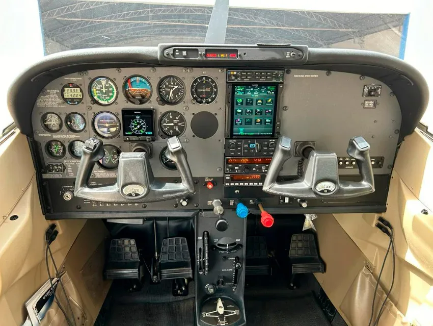 Cockpit and instrument panel of a 2003 Cessna 182T.