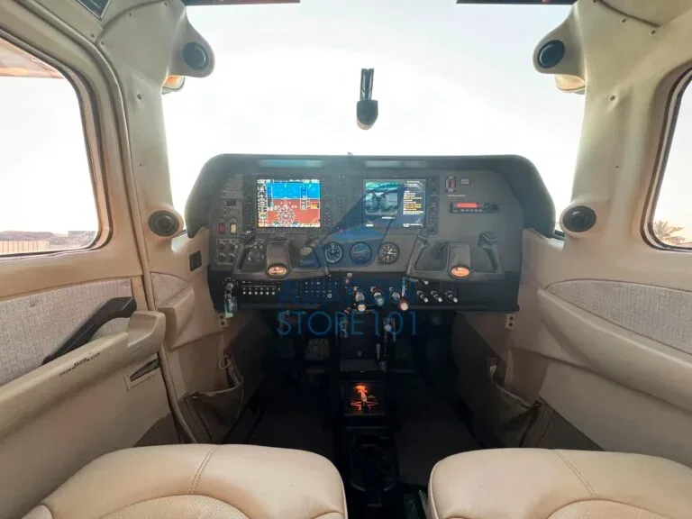 Cockpit and instrument panel of a 2007 Cessna 206H.