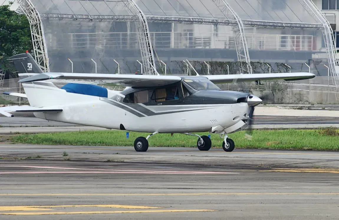 Exterior view of a 1984 Cessna 210N.