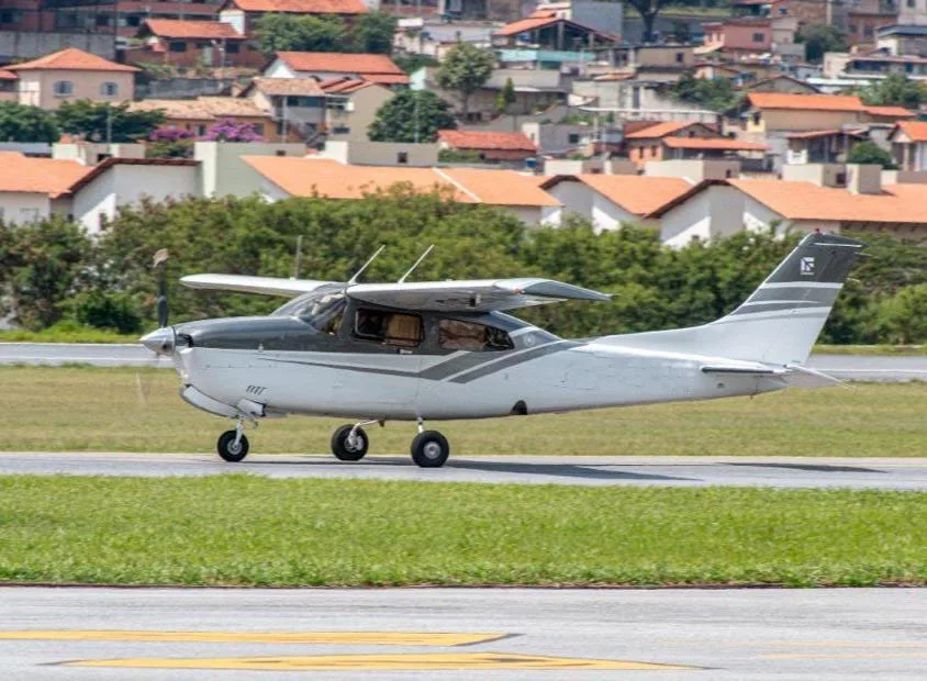 Exterior view of a 1984 Cessna 210N.