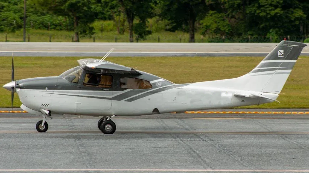 Exterior view of a 1984 Cessna 210N.