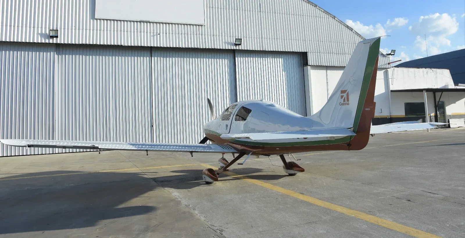 Avião Cessna 350 Corvalis LC42-550FG - Ano 2007