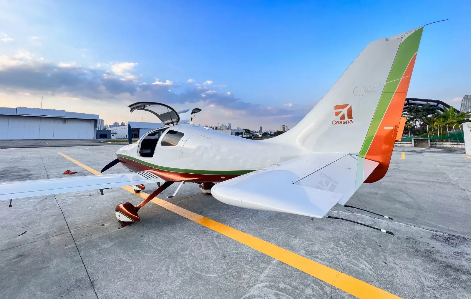 Avião Cessna 350 Corvalis LC42-550FG - Ano 2007