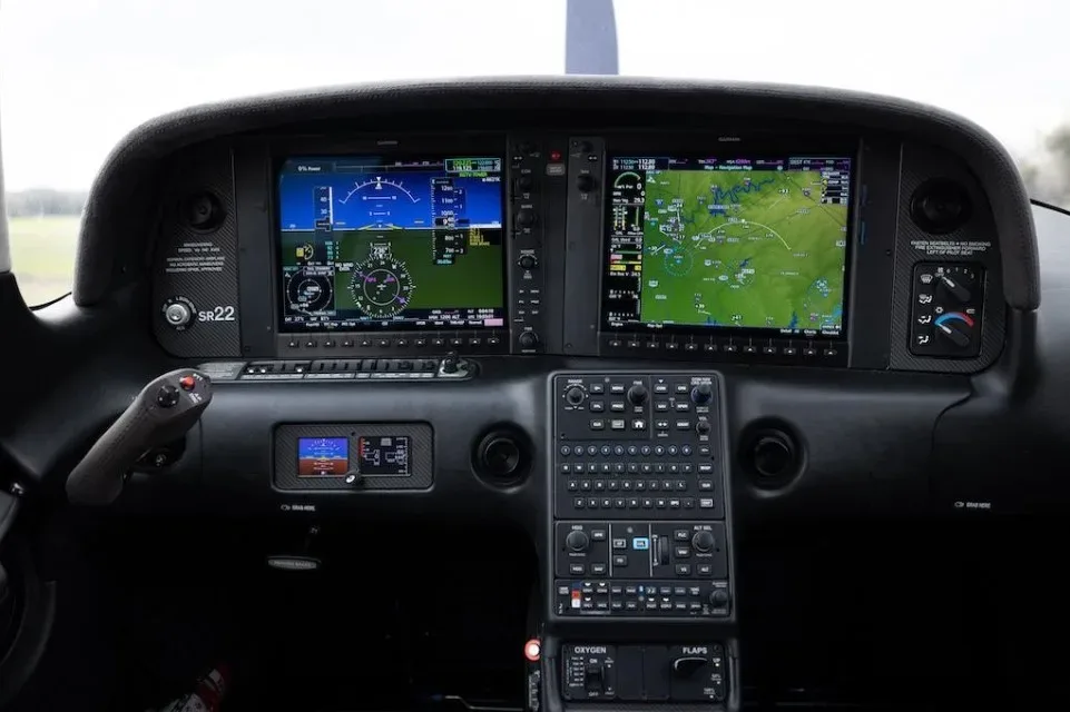 Avionics suite of a 2021 Cirrus SR22-G6.