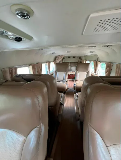 Cabin interior of a 2010 Cessna Avião Grand Caravan 208B.