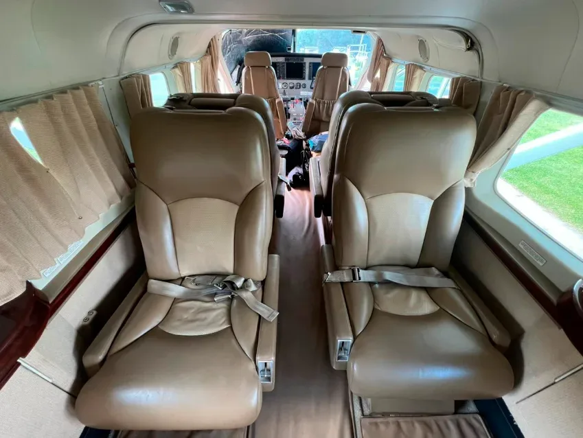 Cabin interior of a 2010 Cessna Avião Grand Caravan 208B.