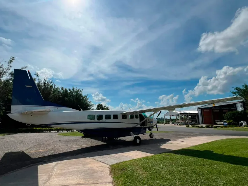 Exterior view of a 2010 Cessna Avião Grand Caravan 208B.
