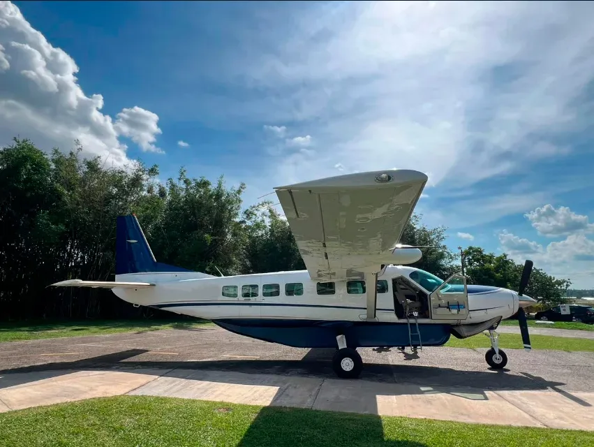 Exterior view of a 2010 Cessna Avião Grand Caravan 208B.