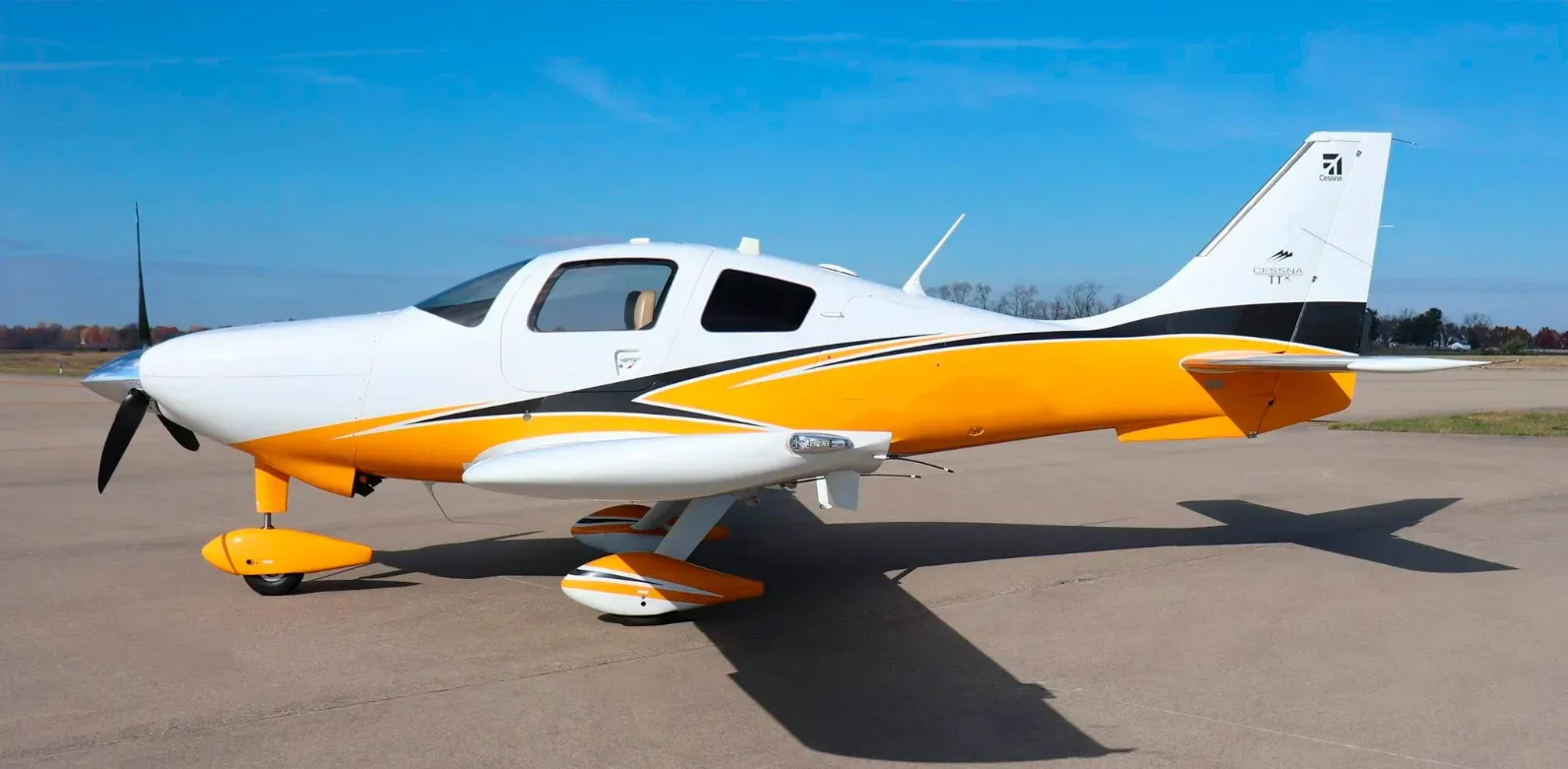 Exterior view of a 2015 Cessna 400.