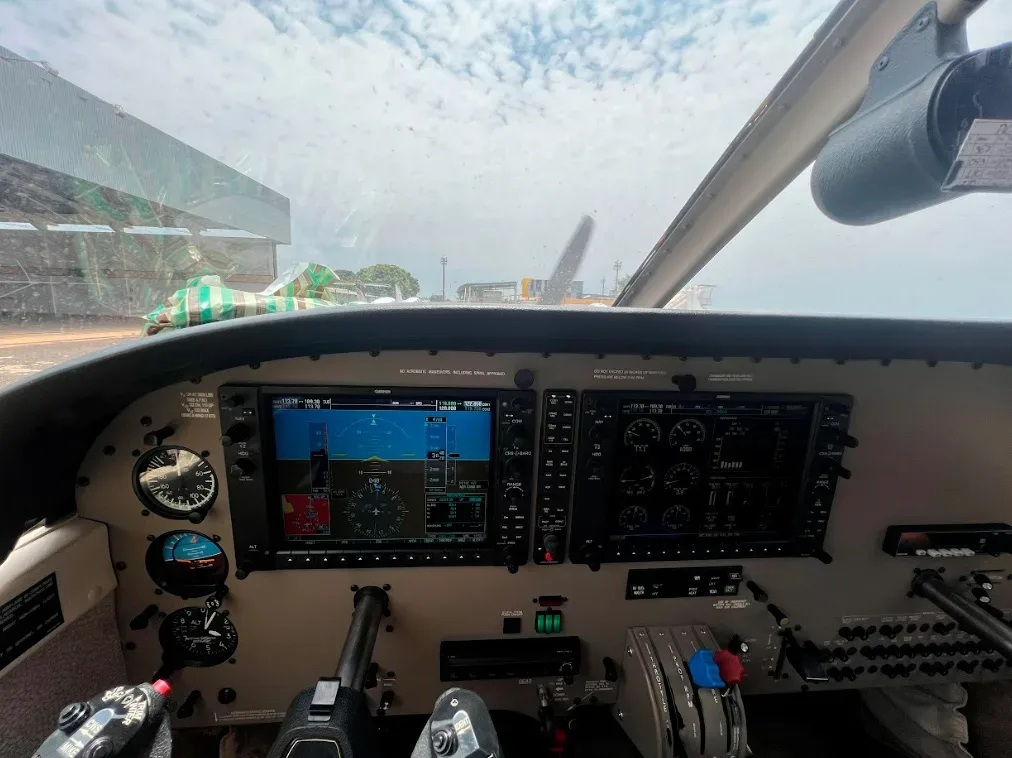Cockpit and instrument panel of a 2008 Piper Saratoga ll TC.