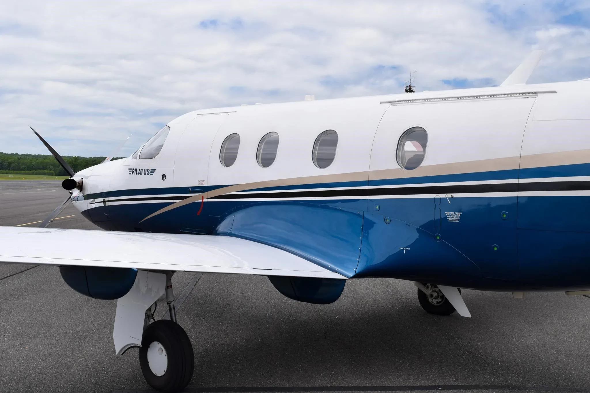 Exterior view of a 2009 Pilatus PC-12 NG.