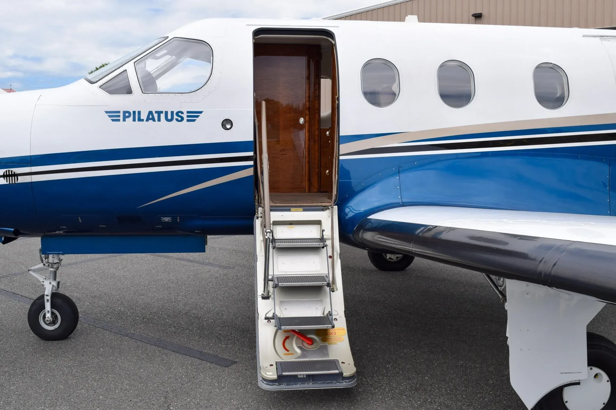 Exterior view of a 2009 Pilatus PC-12 NG.