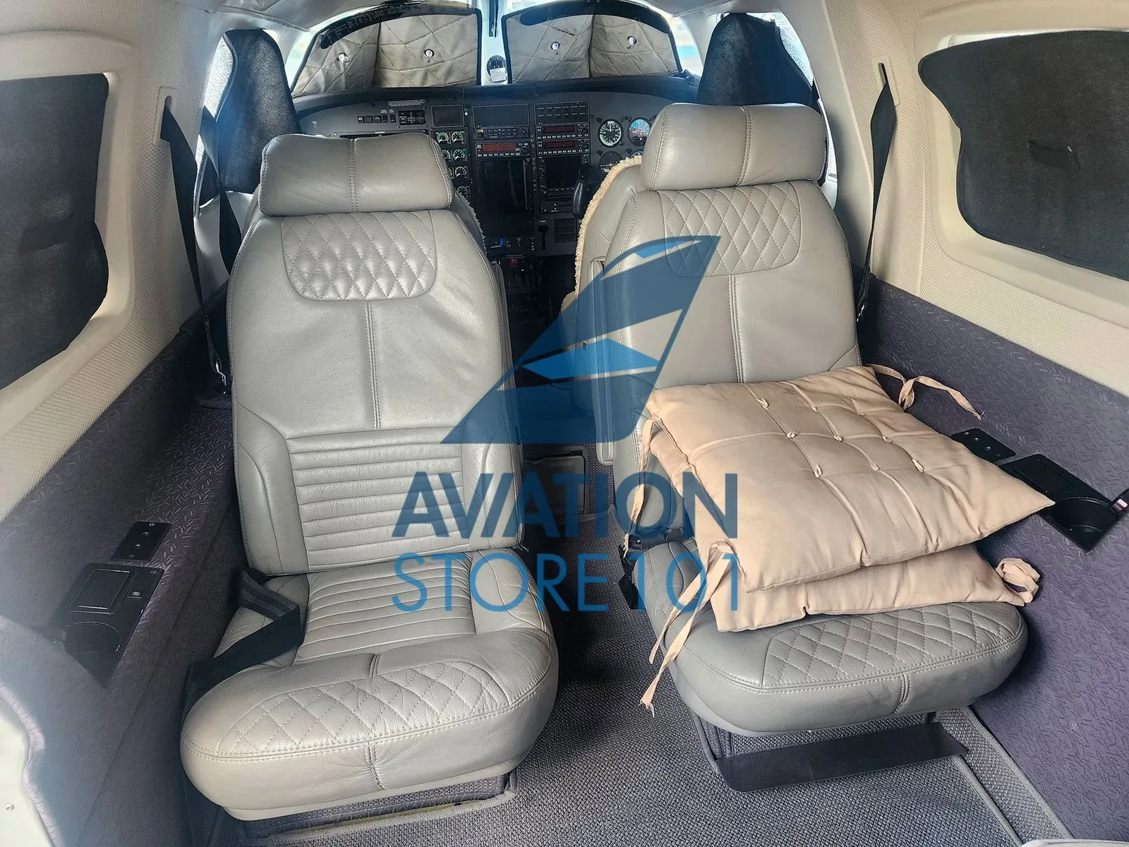 Cabin interior of a 1999 Piper Jetprop DLX.