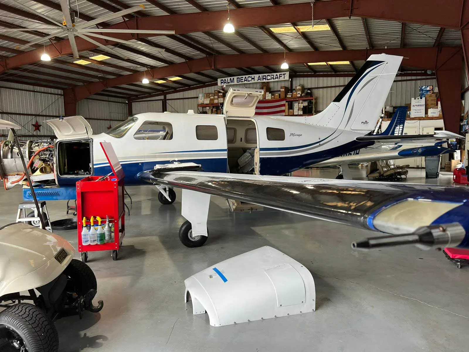 Exterior view of a 2006 Piper Jetprop DLX.