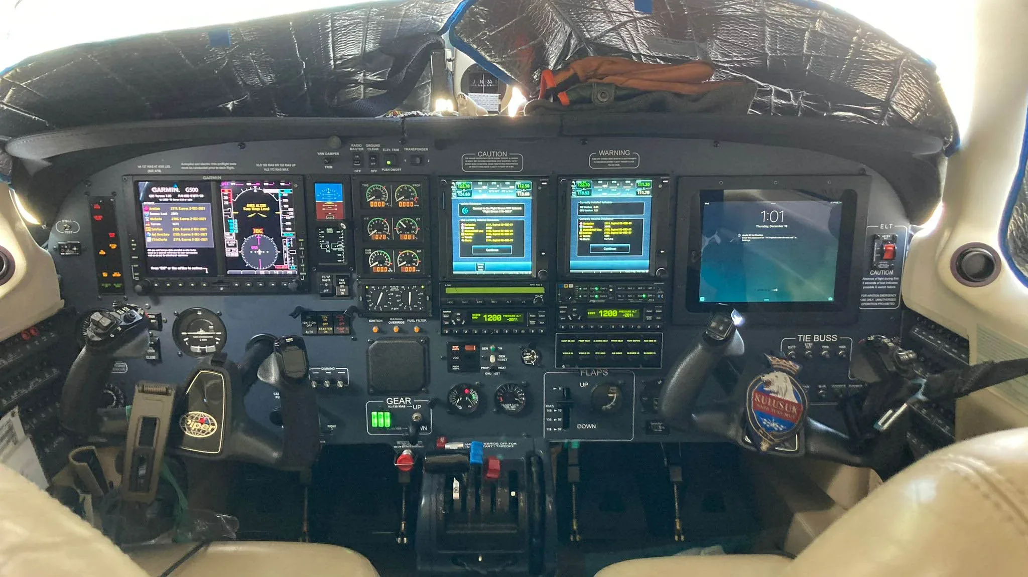 Cockpit and instrument panel of a 2006 Piper Jetprop DLX.