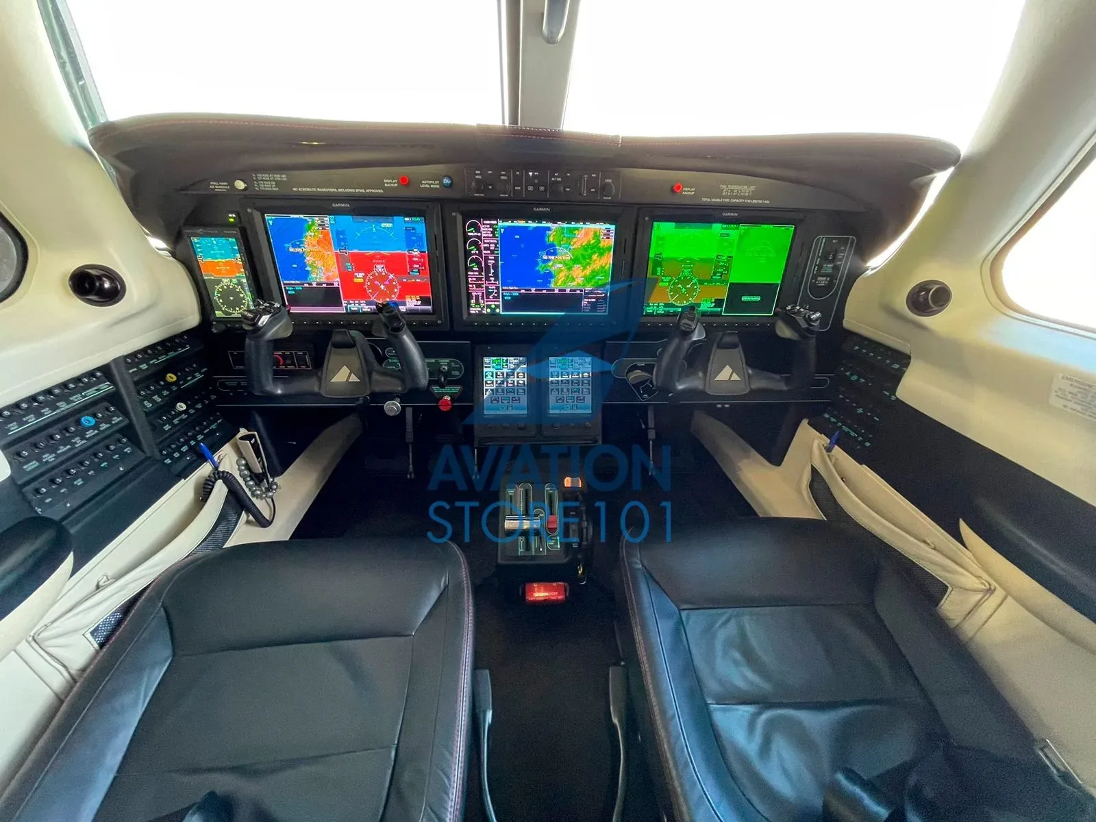 Avionics suite of a 2017 Piper M600 PA-46-600TP.