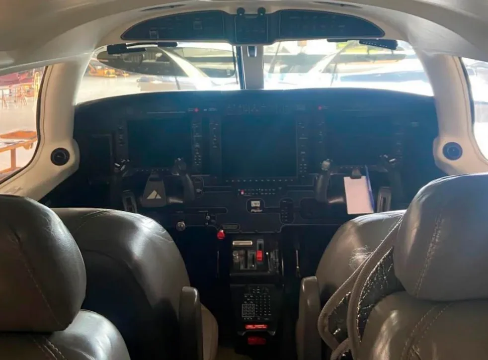 Cockpit and instrument panel of a 2020 Piper Meridian M500 PA-46-500TP.