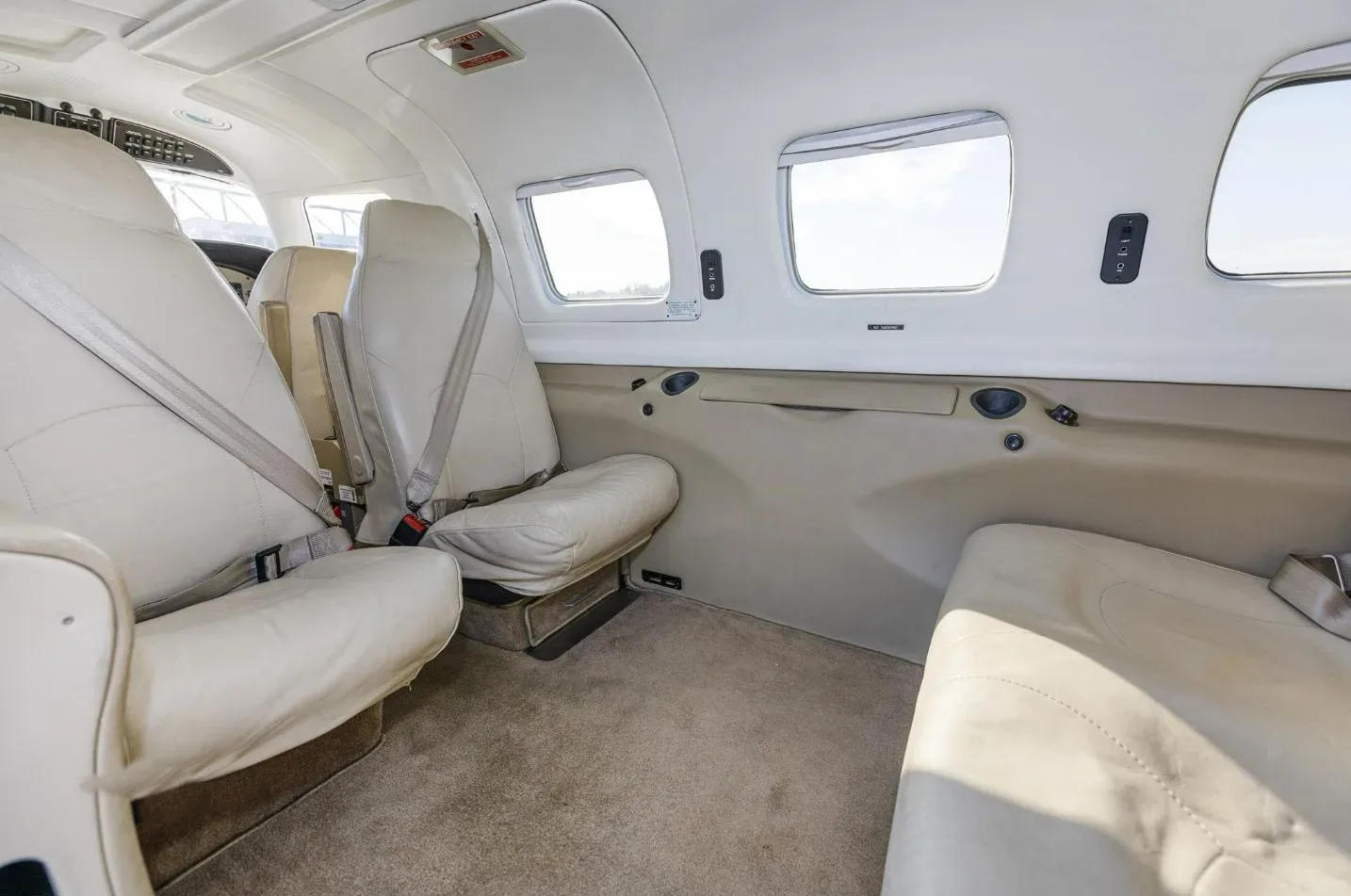 Cabin interior of a 2010 Piper Meridian PA-46-500TP.