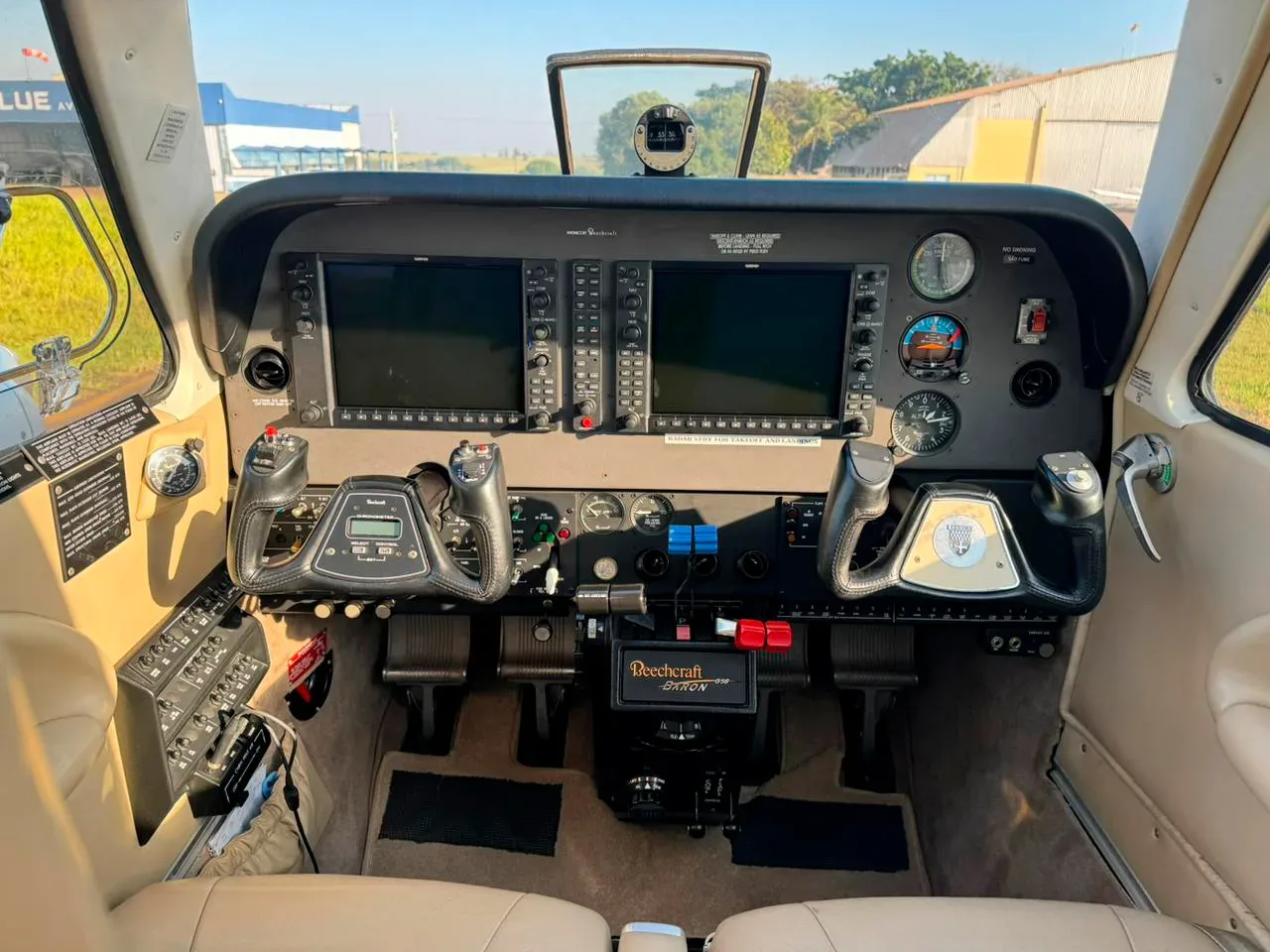 Cockpit and instrument panel of a 2008 Beechcraft Baron G58.
