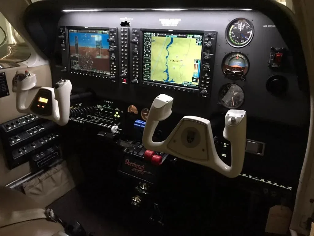 Cockpit and instrument panel of a 2008 Beechcraft Baron G58.