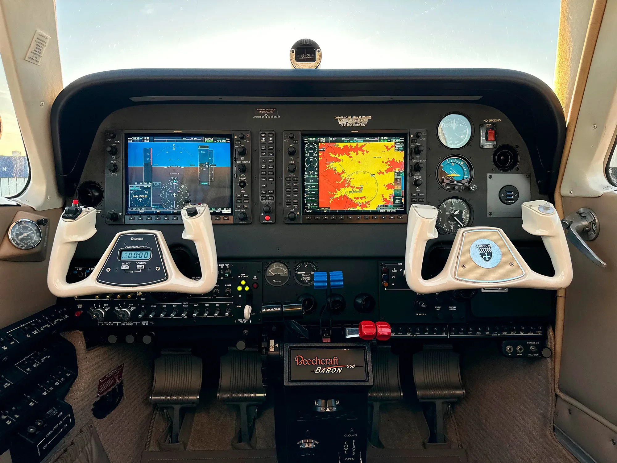 Cockpit and instrument panel of a 2008 Beechcraft Baron G58.