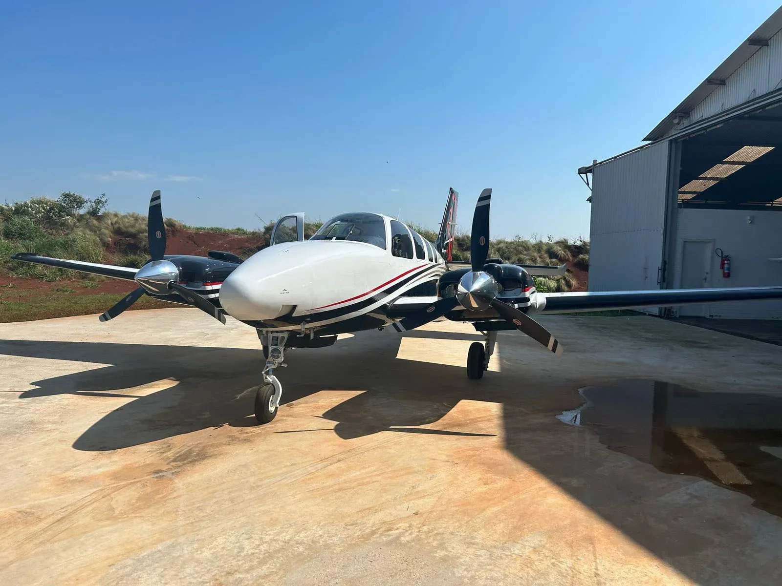 Exterior view of a 2014 Beechcraft Baron G58.