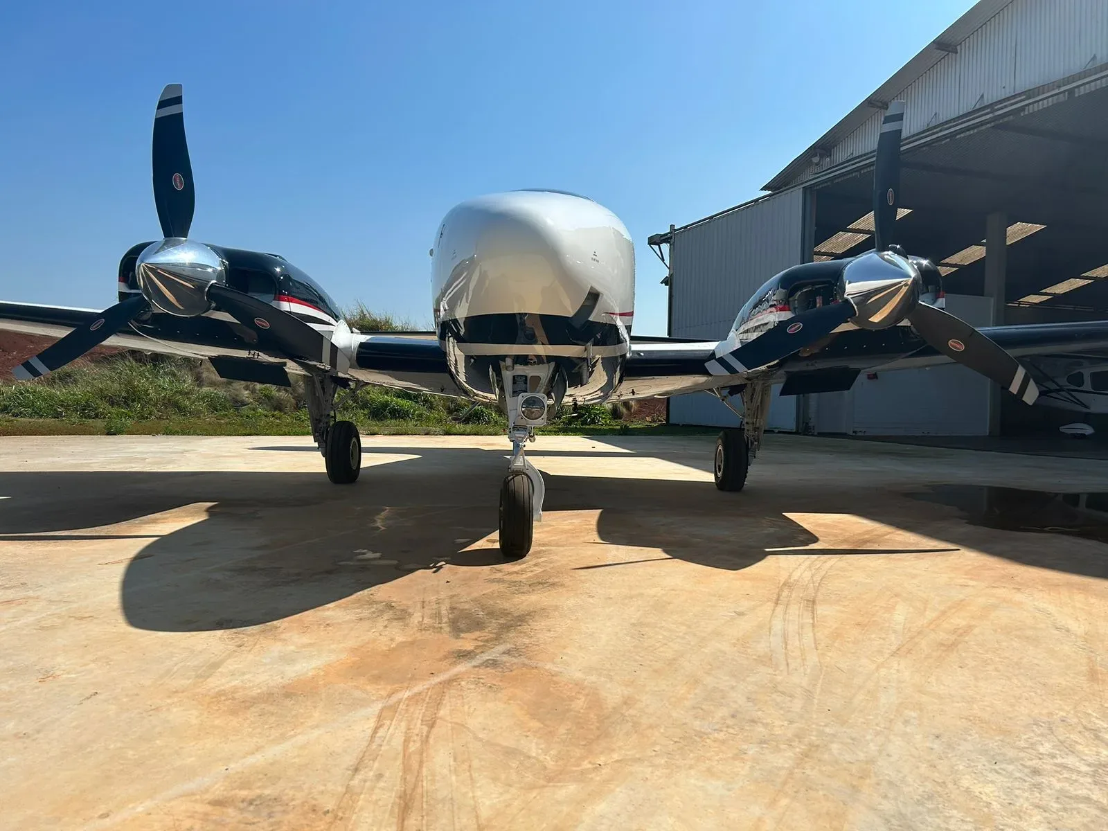 Exterior view of a 2014 Beechcraft Baron G58.