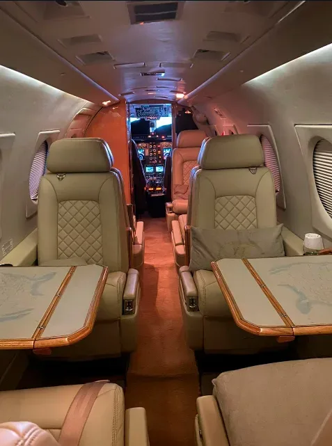 Cabin interior of a 1993 Beechcraft Hawker 400A.