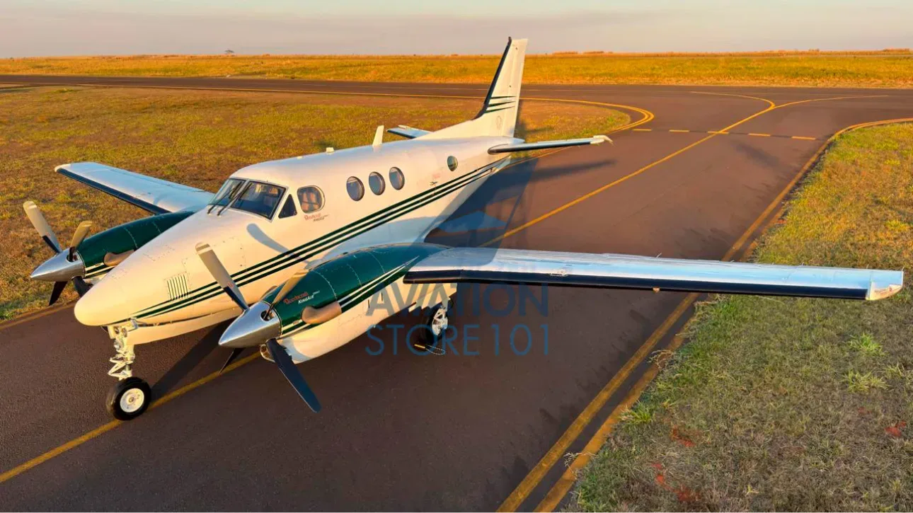 Exterior view of a 2019 Beechcraft KING AIR 350I.