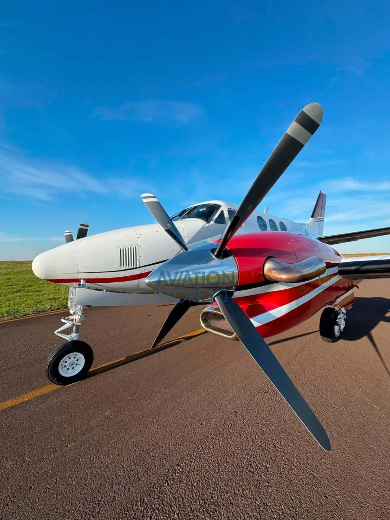 Beechcraft King Air - Ano 1981 - 6.395 H.T.
