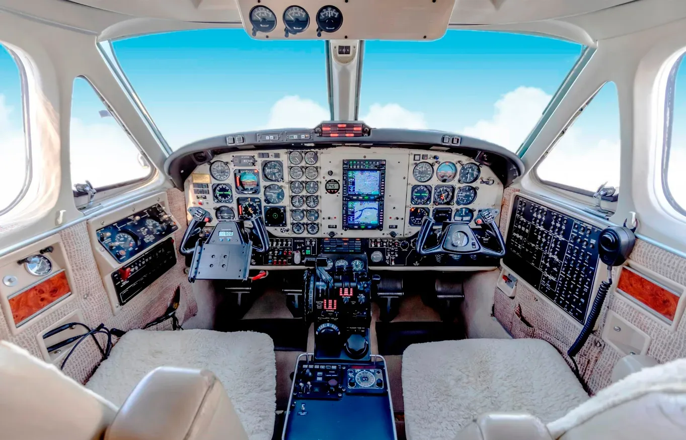 Cockpit and instrument panel of a 1982 Beechcraft King Air B200.