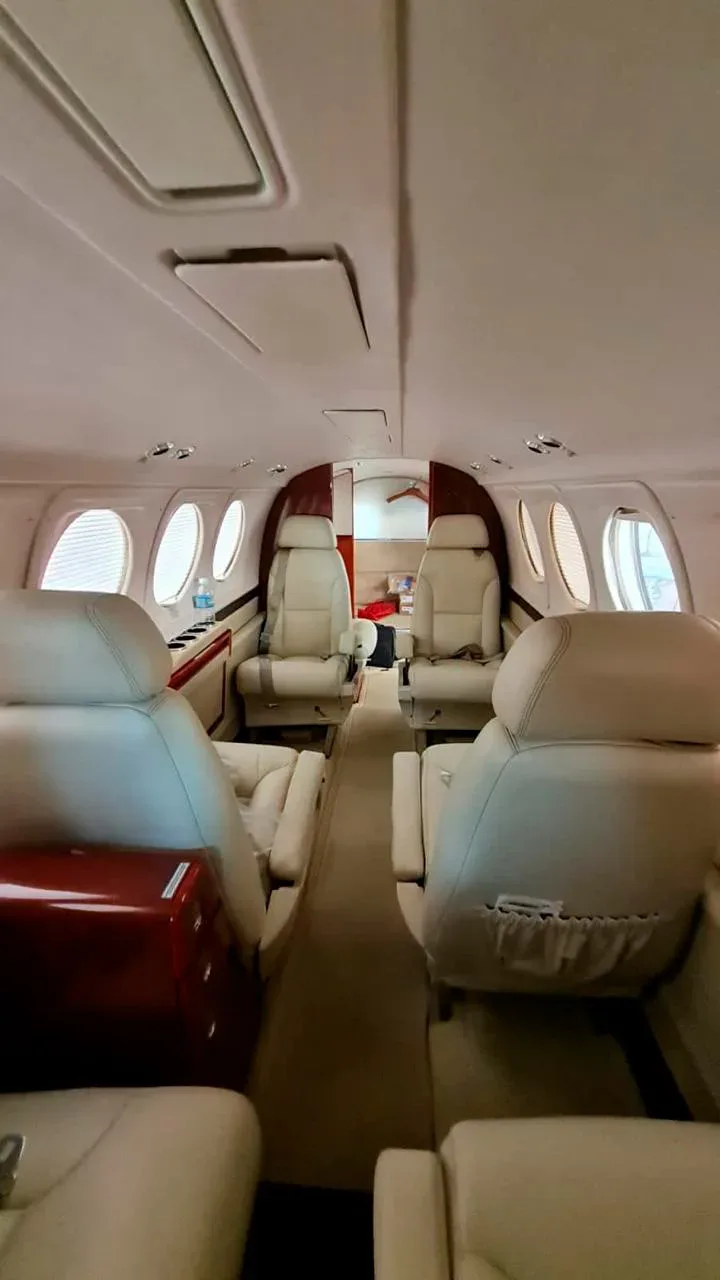 Cabin interior of a 2000 Beechcraft King Air B200.