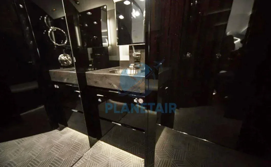 Cabin interior of a 2019 Bombardier CHALLENGER 650.